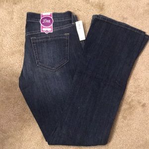 Size 2 Old Navy Diva Bootcut- low rise/stretch